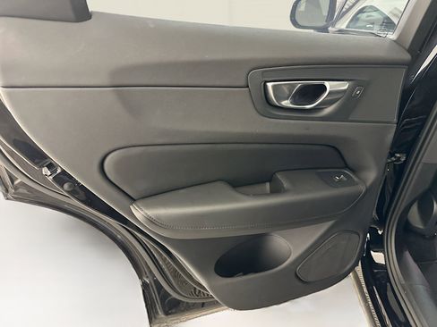 Used 2025 Volvo XC60 B5 Plus image 28