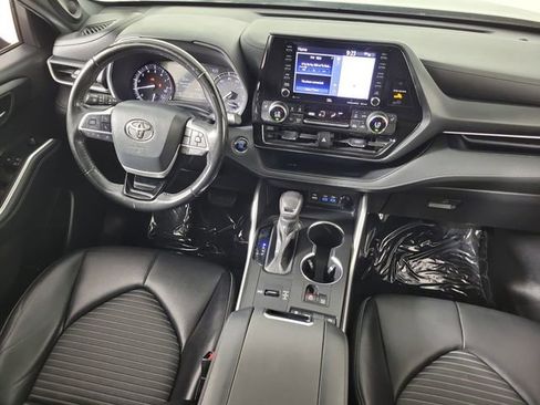 Used 2022 Toyota Highlander XSE FWD image 15