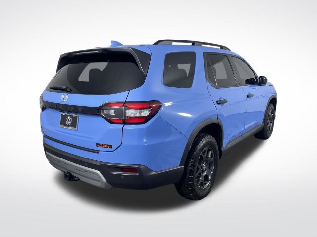 Used 2025 Honda Pilot TrailSport image 12