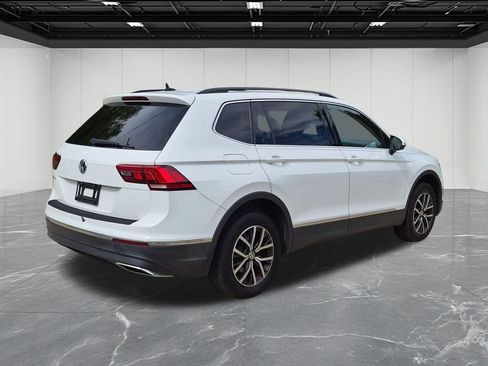 Used 2020 Volkswagen Tiguan SE w/ Panoramic Sunroof Package FWD image 5