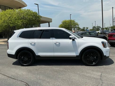 Used 2023 Kia Telluride SX Prestige AWD/4WD image 2