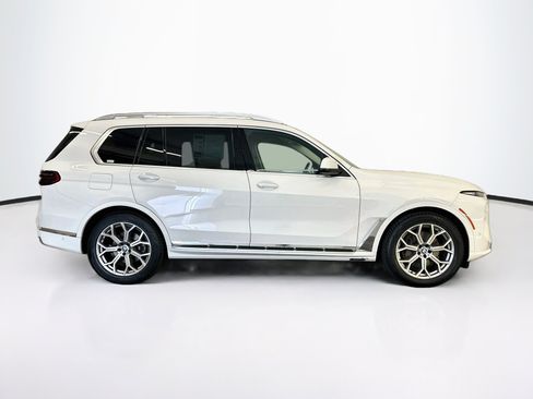 Used 2025 BMW X7 xDrive40i AWD/4WD image 10