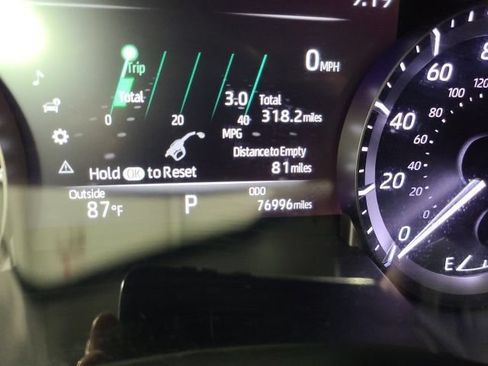 Used 2023 Toyota Highlander LE AWD/4WD image 30