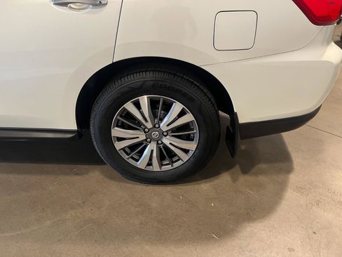 Used 2017 Nissan Pathfinder SL w/ SL Premium Package image 44