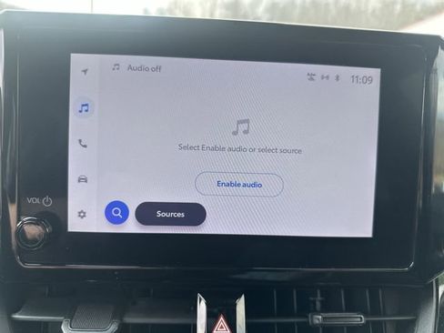 Used 2023 Toyota Corolla SE w/ SE Premium Package image 21