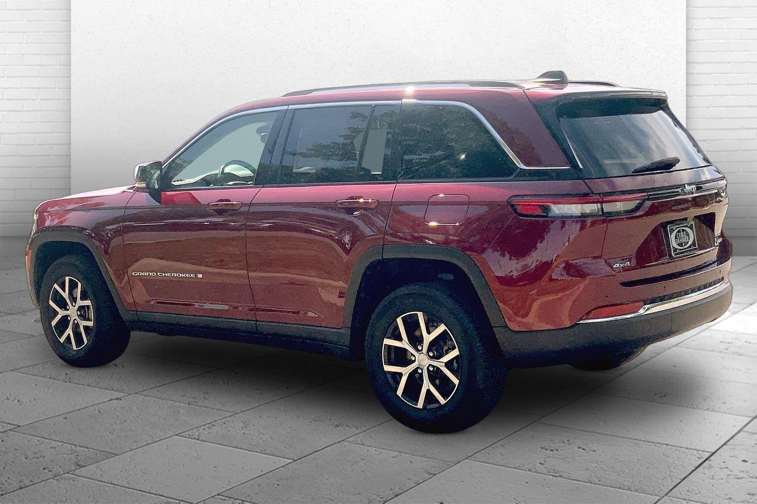 Used 2023 Jeep Grand Cherokee Limited AWD/4WD image 11