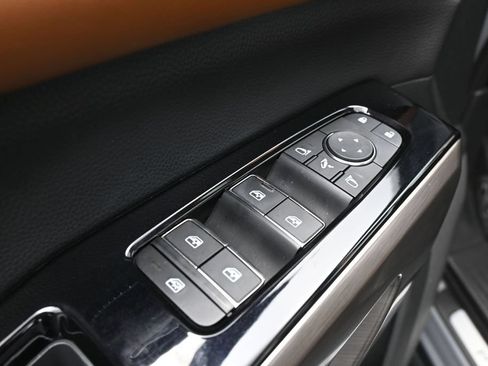 Used 2024 Nissan Pathfinder Platinum AWD/4WD image 29