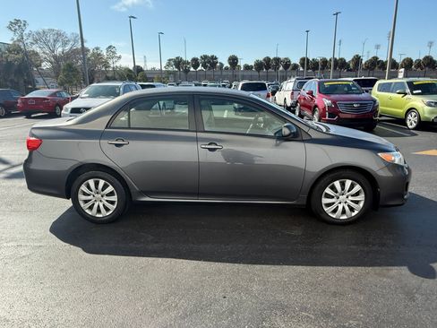 Used 2012 Toyota Corolla LE image 7