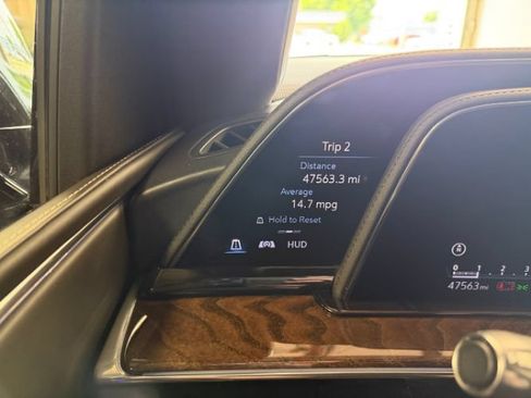 Used 2022 Cadillac Escalade Sport Platinum AWD/4WD image 16