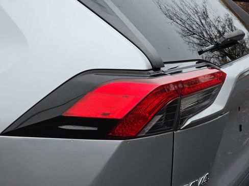 Used 2019 Toyota RAV4 LE image 32