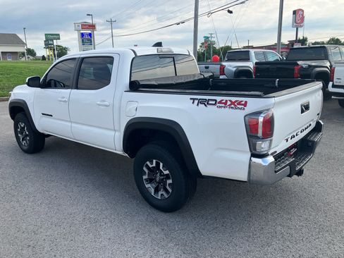 Used 2022 Toyota Tacoma TRD Off-Road AWD/4WD image 5