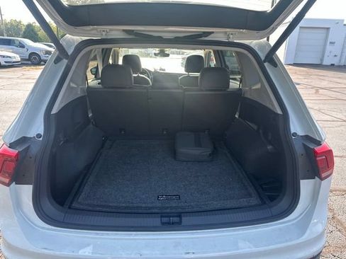 Used 2024 Volkswagen Tiguan SE AWD/4WD image 10