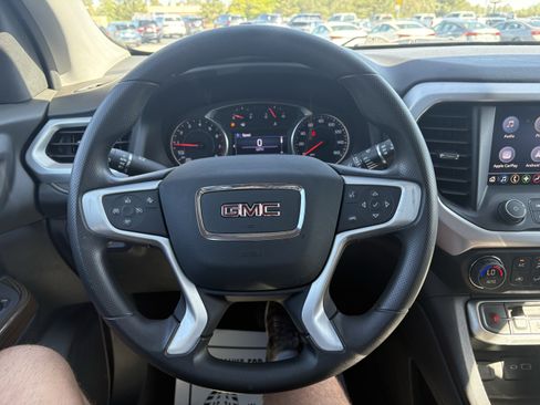 Used 2023 GMC Acadia SLE FWD image 21