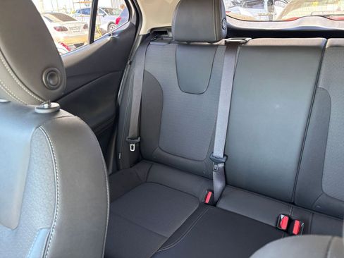 Used 2025 Buick Encore GX Preferred image 38