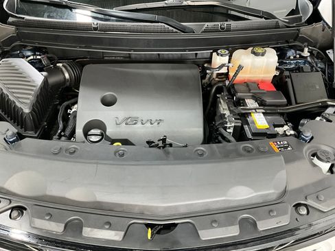 Used 2023 Buick Enclave Essence image 11