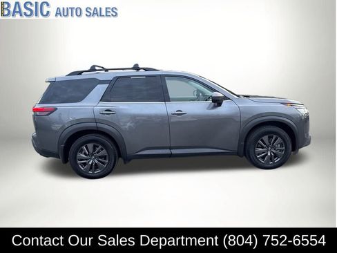 Used 2022 Nissan Pathfinder SV w/ SV Black Package image 6