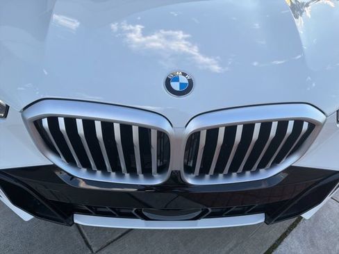 Used 2026 BMW X5 sDrive40i w/ M Sport Package RWD image 9