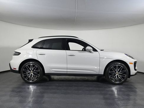 Certified 2023 Porsche Macan AWD/4WD image 8