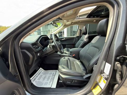 Used 2020 Ford Escape Titanium AWD/4WD image 23