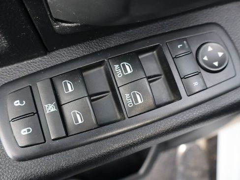 Used 2016 RAM 2500 Tradesman w/ Chrome Appearance Group AWD/4WD image 27