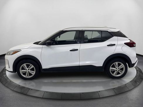 Used 2022 Nissan Kicks S FWD image 8