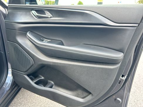 New 2025 Jeep Grand Cherokee L Altitude image 22