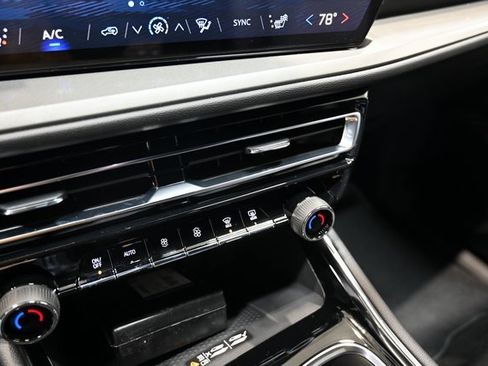 New 2026 Chevrolet Traverse LT w/ Driver Confidence Package image 18