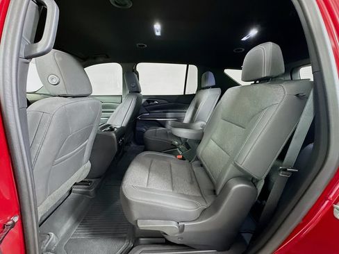 Used 2024 Chevrolet Traverse LT FWD image 17