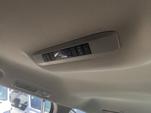 Used 2021 Toyota Sienna LE FWD image 22
