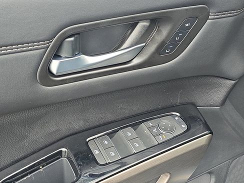 New 2025 Nissan Pathfinder Platinum image 14