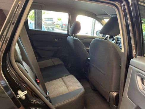 Used 2026 Nissan Rogue SV FWD image 37