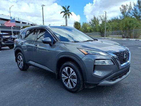 Certified 2021 Nissan Rogue SV w/ Premium Package image 16