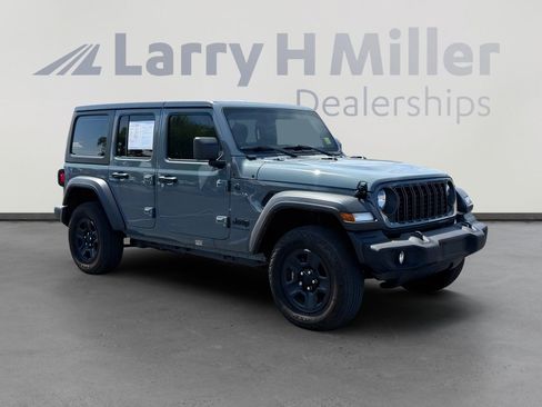 Used 2024 Jeep Wrangler Unlimited Sport AWD/4WD image 7