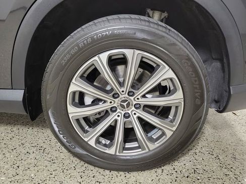 Used 2024 Mercedes-Benz GLC 300 image 8
