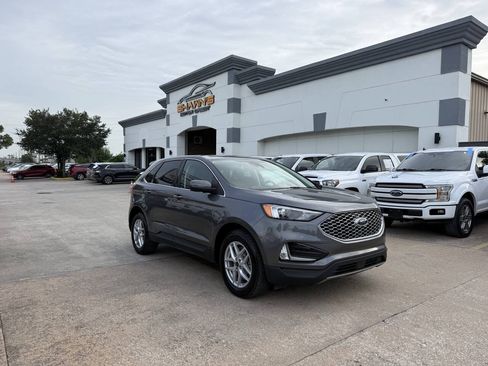 Used 2024 Ford Edge SEL w/ Convenience Package AWD/4WD image 2