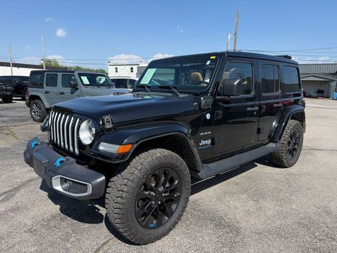 Used 2023 Jeep Wrangler Unlimited Sahara w/ Cold Weather Group AWD/4WD image 30