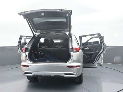 Used 2023 Mitsubishi Outlander SEL image 89