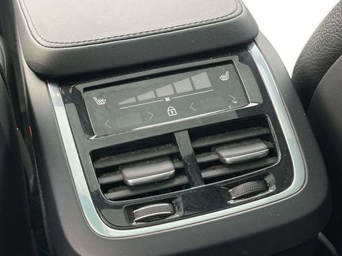 Certified 2023 Volvo XC90 B6 Plus AWD/4WD image 18