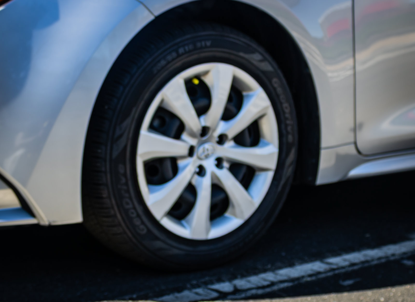 Used 2023 Toyota Corolla LE w/ Carpet Mat Package (TMS) AWD/4WD image 11