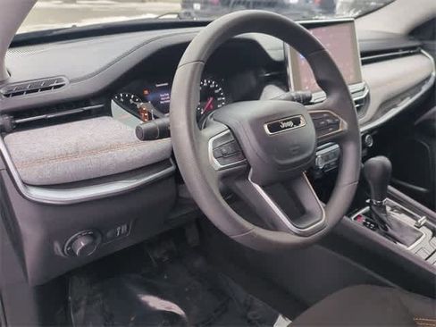 Used 2022 Jeep Compass Sport image 10