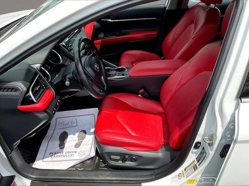 Used 2019 Toyota Camry XSE FWD image 17