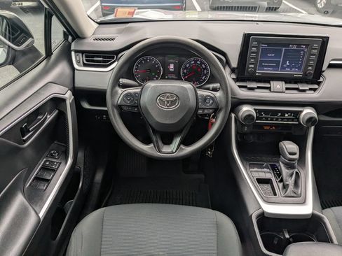 Used 2022 Toyota RAV4 LE FWD image 16