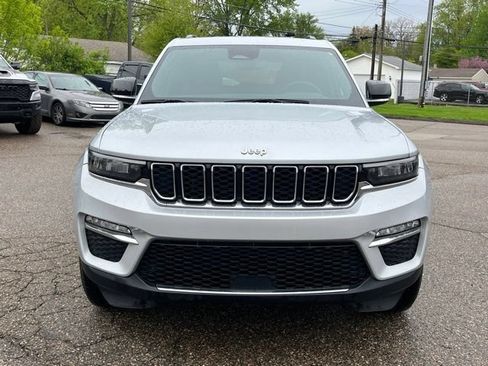 Used 2024 Jeep Grand Cherokee Limited AWD/4WD image 8