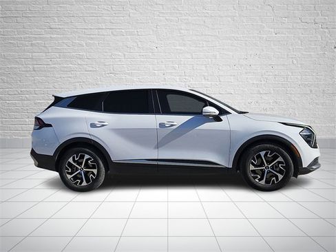 Used 2023 Kia Sportage EX image 5