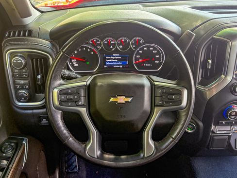 Used 2022 Chevrolet Silverado 1500 LT AWD/4WD image 30