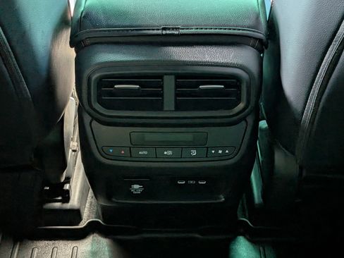 Used 2025 Honda Pilot TrailSport image 36