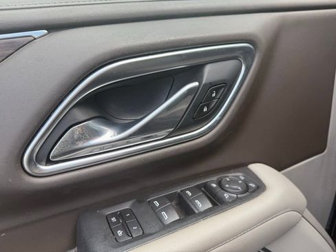 Used 2021 Chevrolet Tahoe LT w/ LT Signature Package RWD image 12