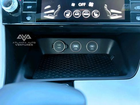 Used 2024 Genesis G70 2.5T image 22