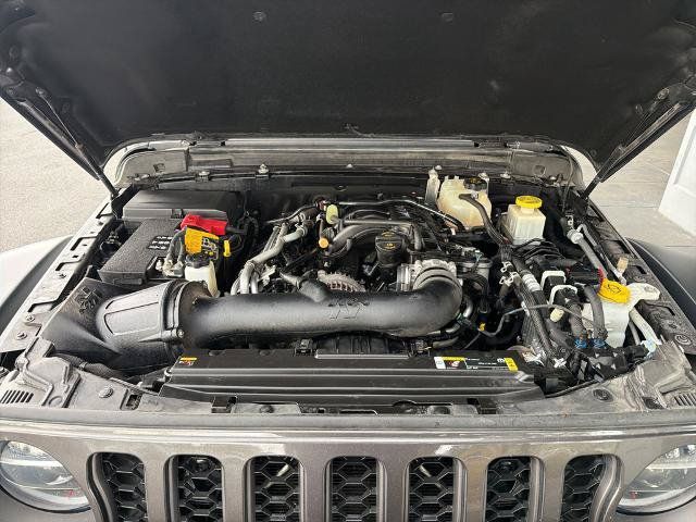 Used 2022 Jeep Gladiator Rubicon w/ LED Lighting Group AWD/4WD image 5