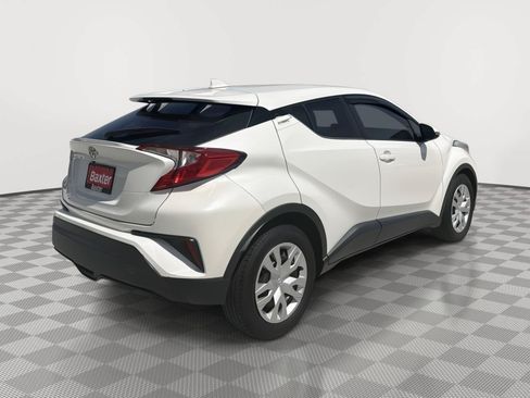 Used 2019 Toyota C-HR LE FWD image 5
